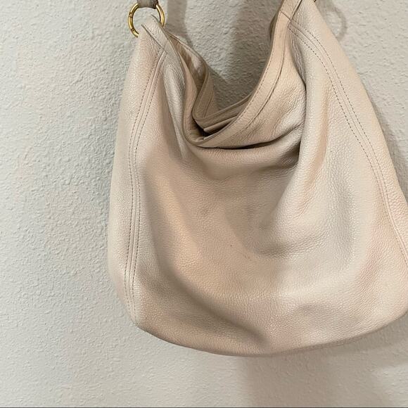 Marc Jacobs Cream Large Hobo Style Handbag Gold Hardware Shoulder Strap - Picture 8 of 12